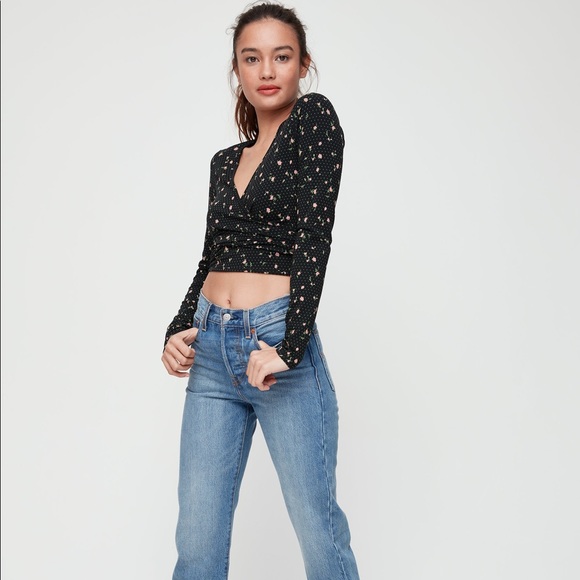 Aritzia Tops - ARITZIA / SUNDAY BEST / WRAP CROP TOP LONG SLEEVE